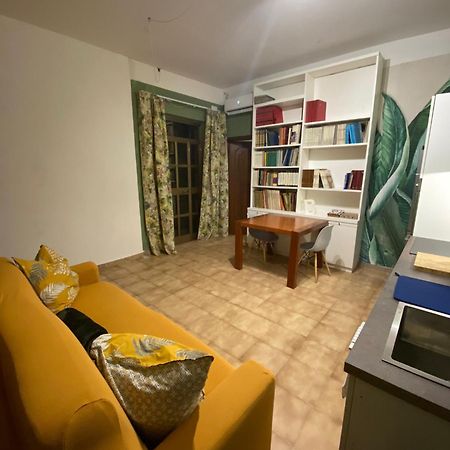 Elisa E Carla House Beautiful Apartments On The Cassia Rome Exterior photo