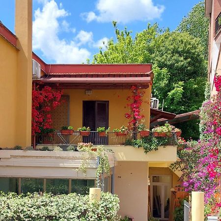 Elisa E Carla House Beautiful Apartments On The Cassia Rome Exterior photo
